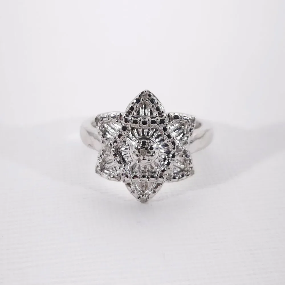 Sterling Silver Star Ring with Diamond Accents Size 7-3/4